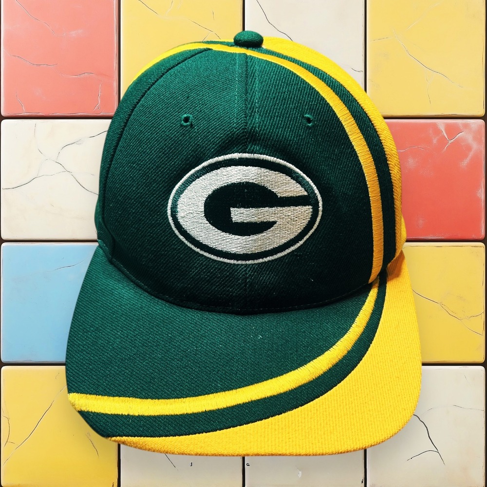 Vintage 90s Green Bay Packers Reebok NFL Pro Line Snapback Trucker Ball Hat
